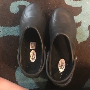 NWT no slip shoes